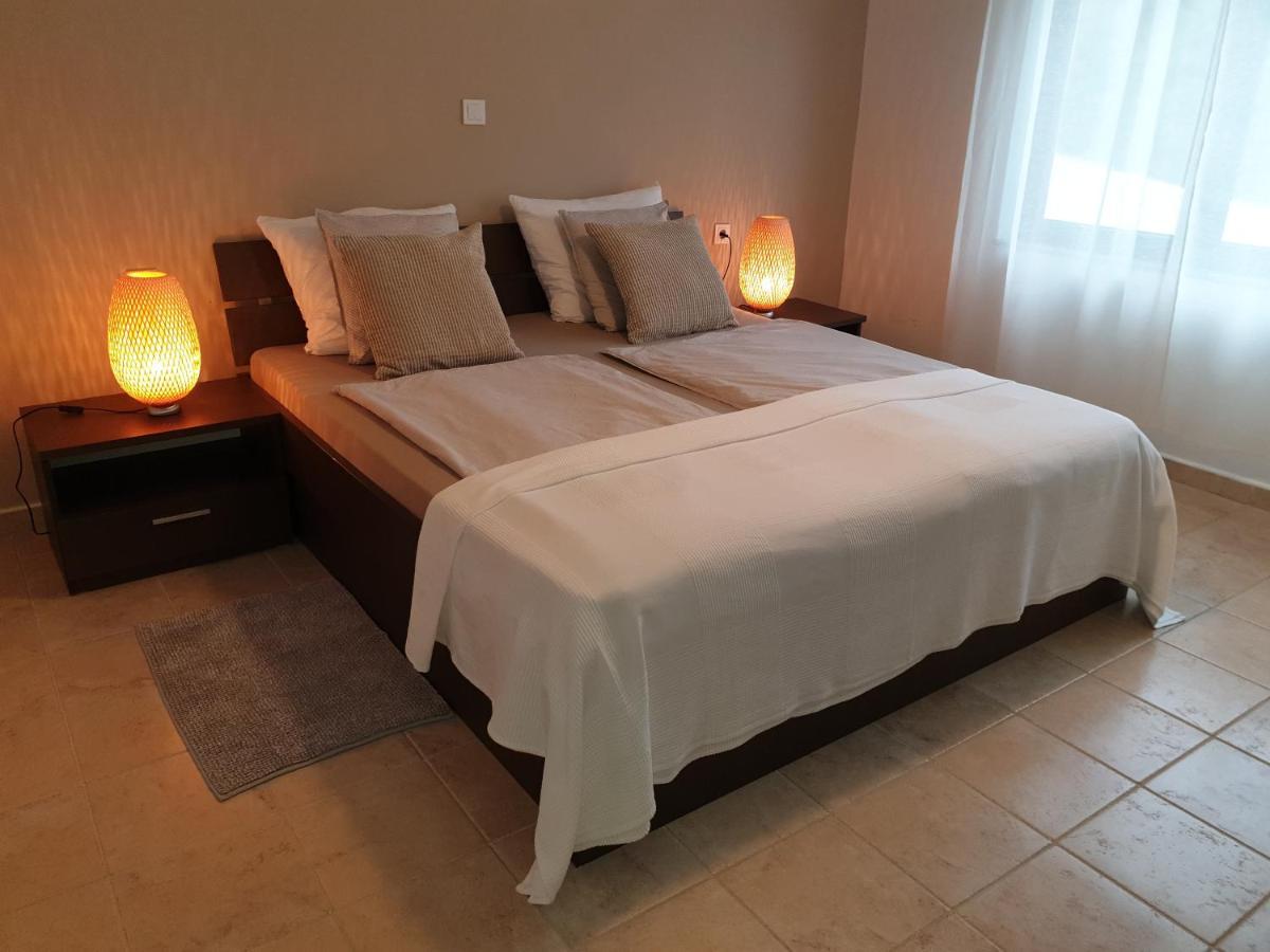 Apartments Suha Punta - Villa Babalonija Kampor Extérieur photo