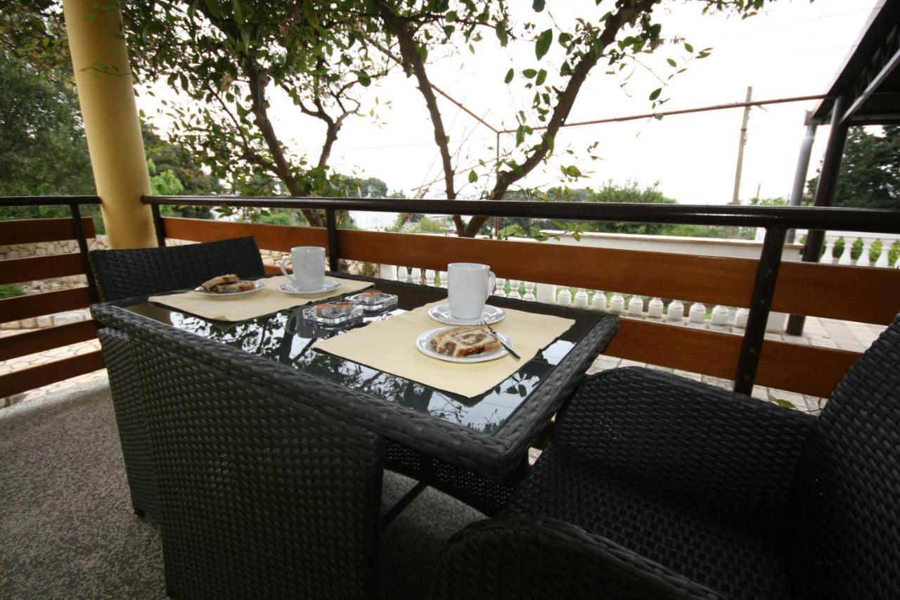 Apartments Suha Punta - Villa Babalonija Kampor Extérieur photo