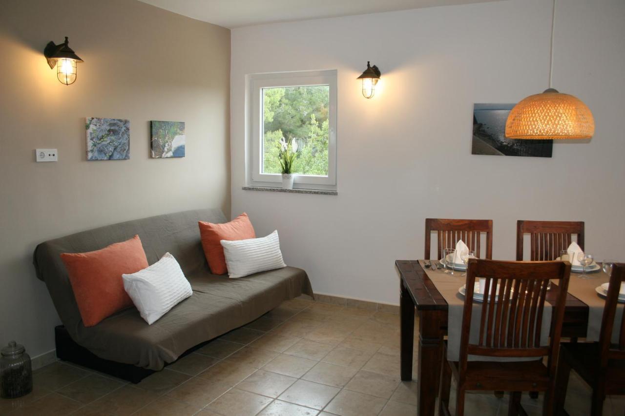 Apartments Suha Punta - Villa Babalonija Kampor Extérieur photo