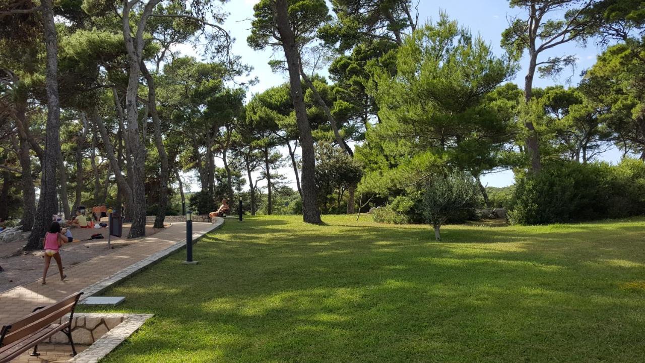 Apartments Suha Punta - Villa Babalonija Kampor Extérieur photo